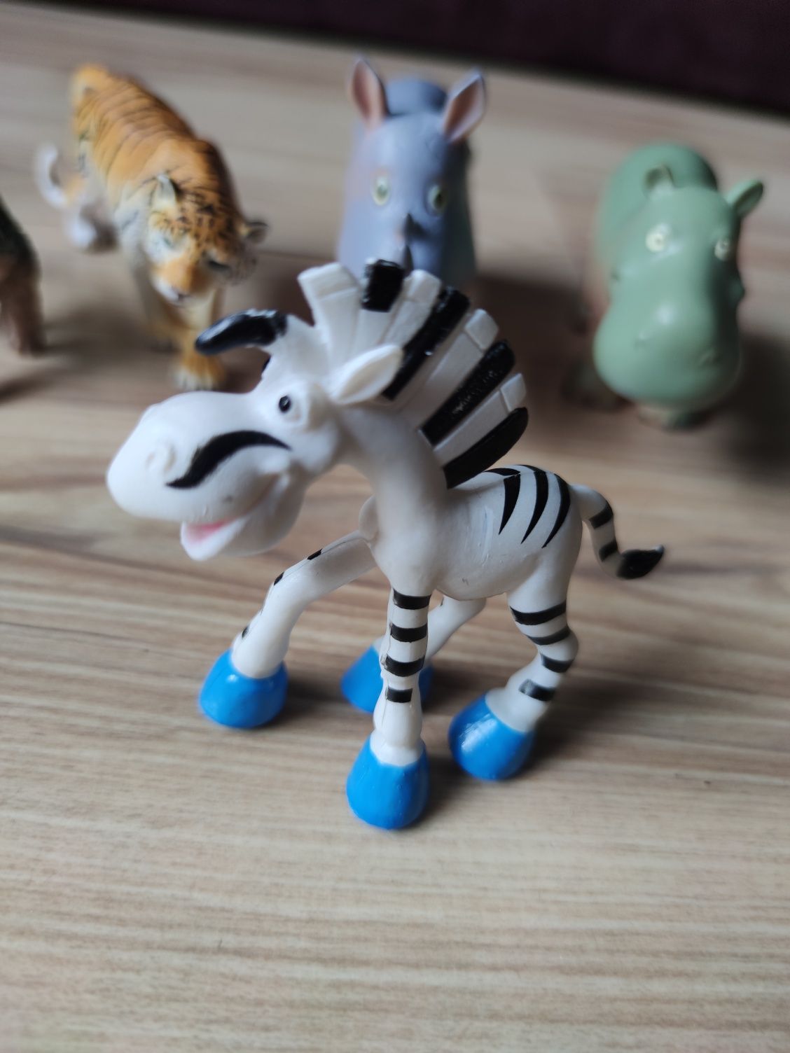 Zwierzęta figurki tygrys dinozaur zebra hipopotam nosorożec