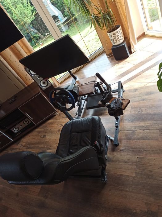 Stanowisko do SIMRACINGU + fotel  - Sim Racing