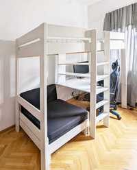 Łóżko piętrowe z rozkładanym łóżkiem i biurkiem