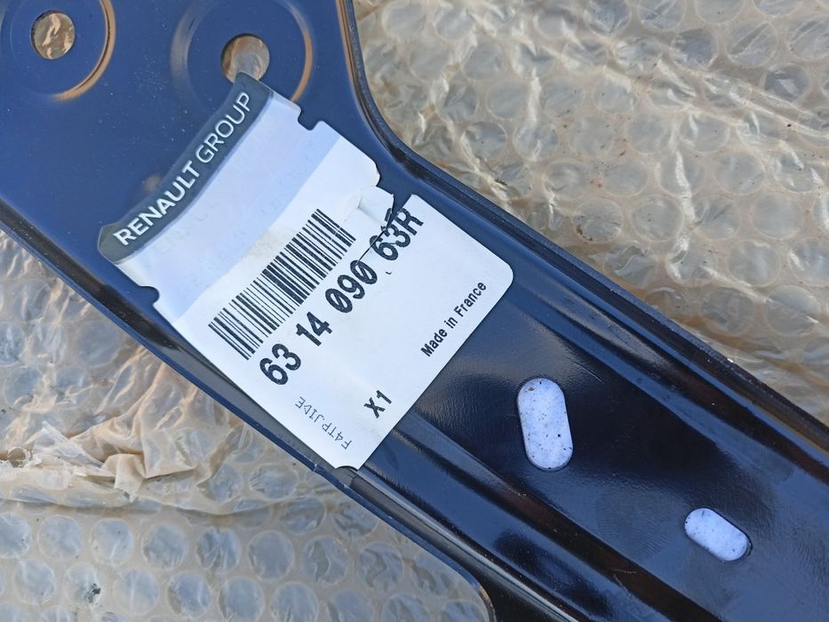 Renault Megane IV 4 15- wspornik błotnika prawy przód mocowanie uchwyt