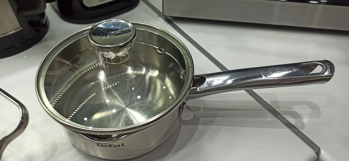 Garnki Tefal duetto on 7 elementów( 4 garnki)