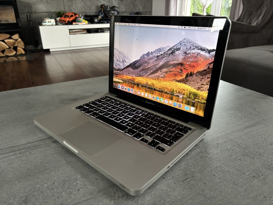 Macbook Pro 13” 240gb 8gb i5