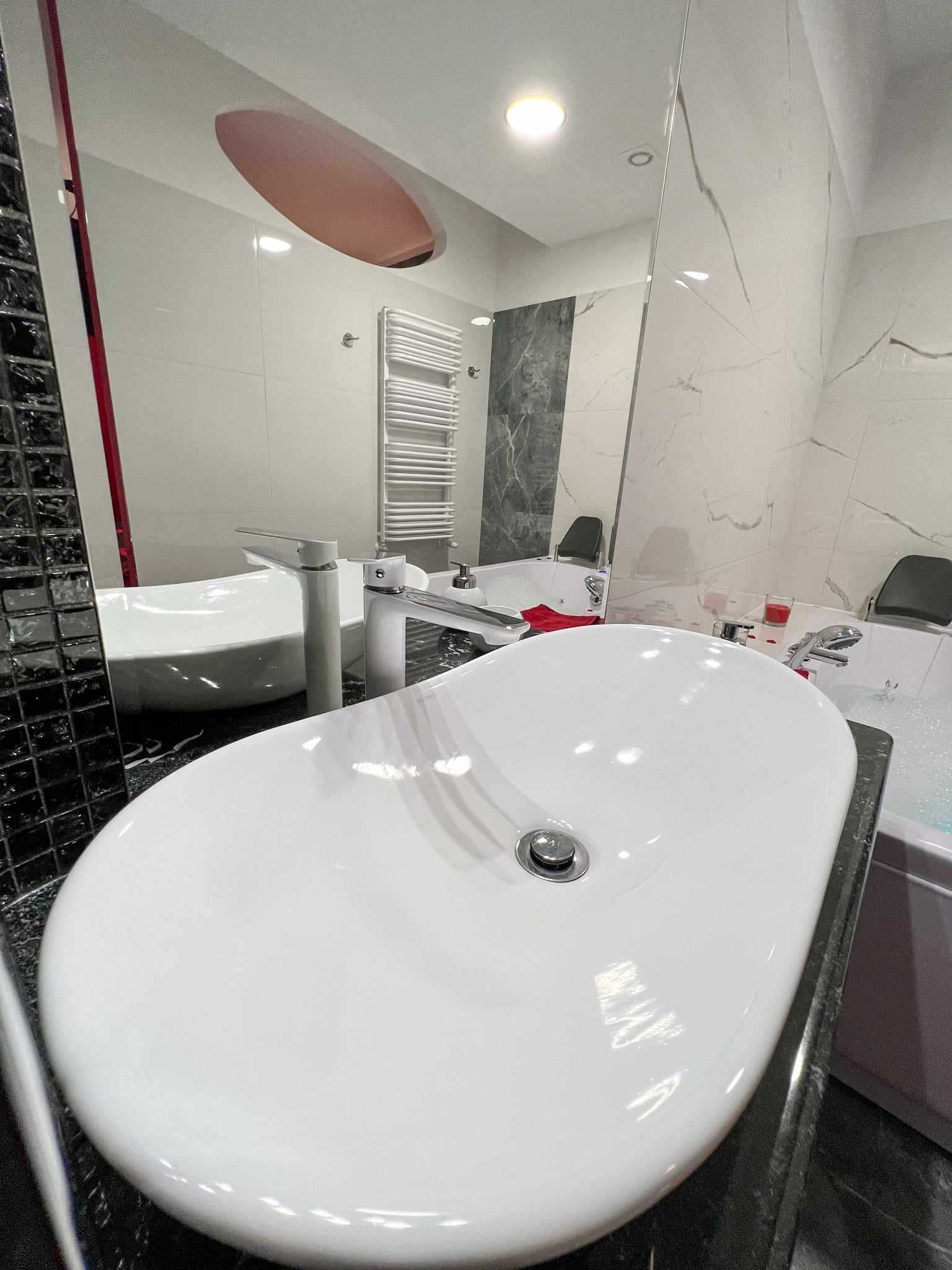 Romantyczny Apartament z Jacuzzi dla Par Love-Room Płock / Soczewka