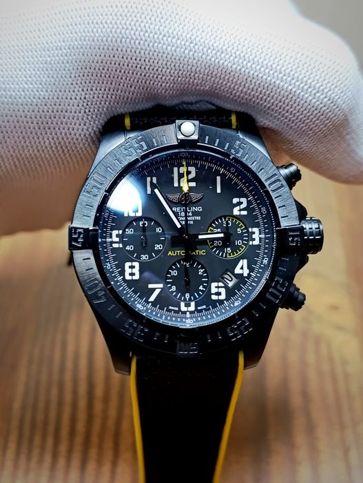 Годинник чоловічий Breitling Avenger Hurricane
