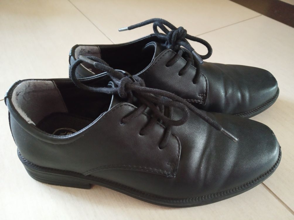 Eleganckie buty dla chłopca, rozmiar 31