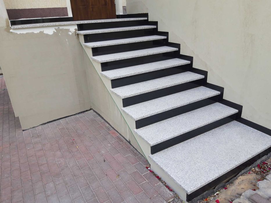 Schody wewnętrzne granit marmur konglomerat zewnetrzne kostka