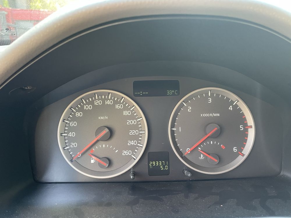 Продам Volvo v50 2.0 D