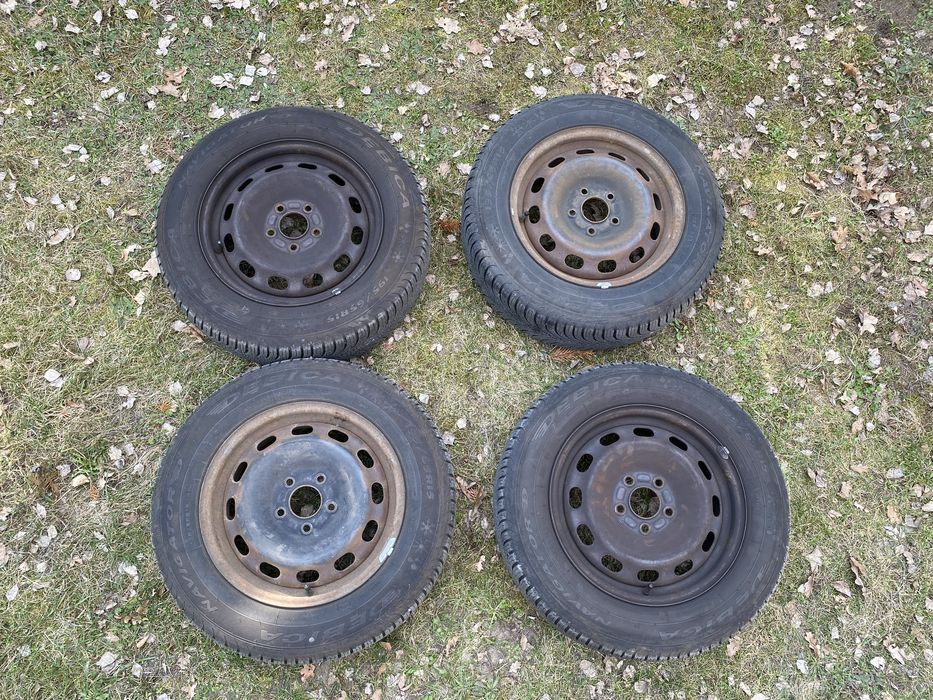 Zestaw Opony całoroczne z felgami do focusa mk2 195/65 R15 6Jx15x52,5