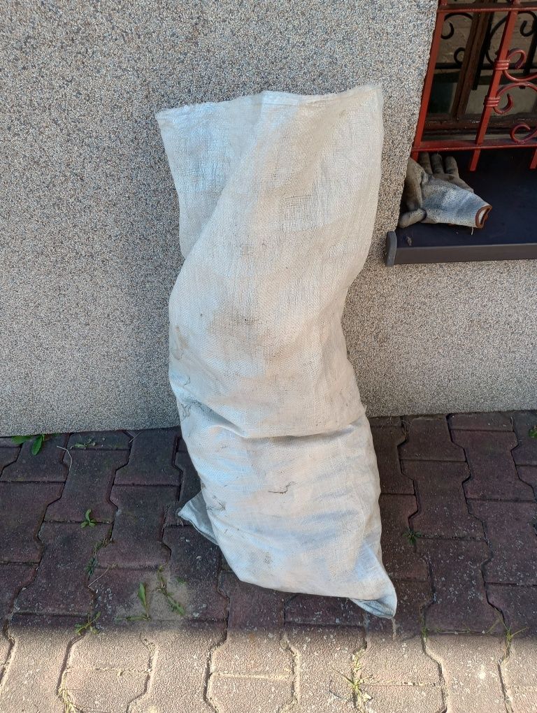 Worek XXL rękawic z materiału i skóry