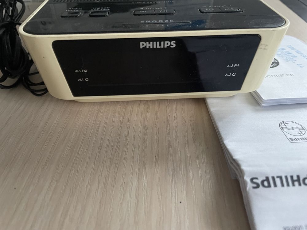 PHILIPS Радіо-годинник