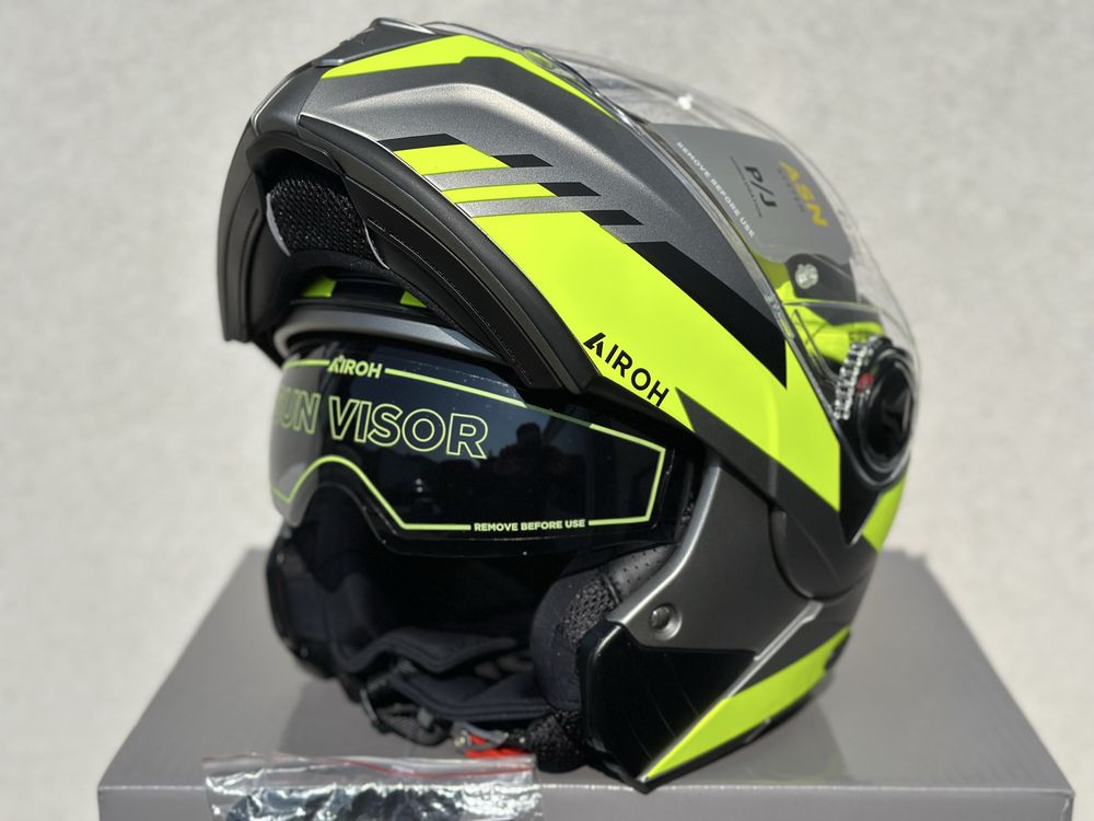 Szczekowy Kask motocyklowy AIROH Spectre Clever rozmiar M, PROMOCJA!