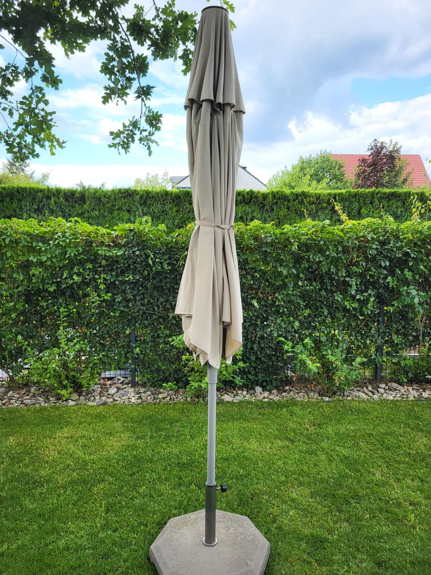 Parasol ogrodowy Ikea z podstawką i pokrowcem