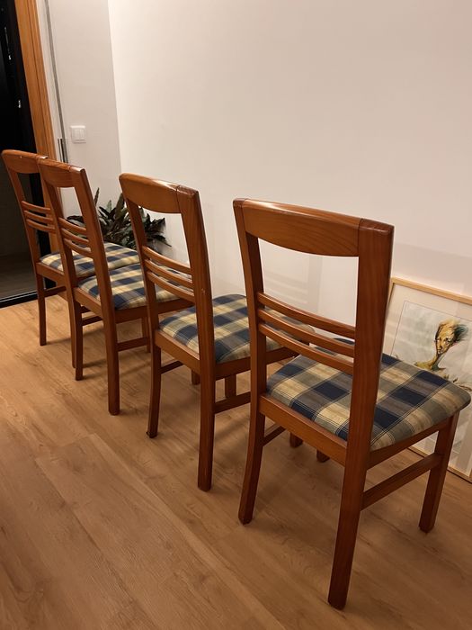 4 cadeiras madeira maciça
