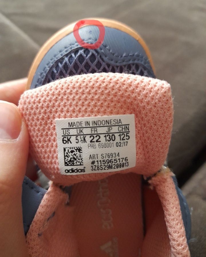 Buty sportowe Adidas rozmiar 22 super lekkie, wkładka 13,5cm