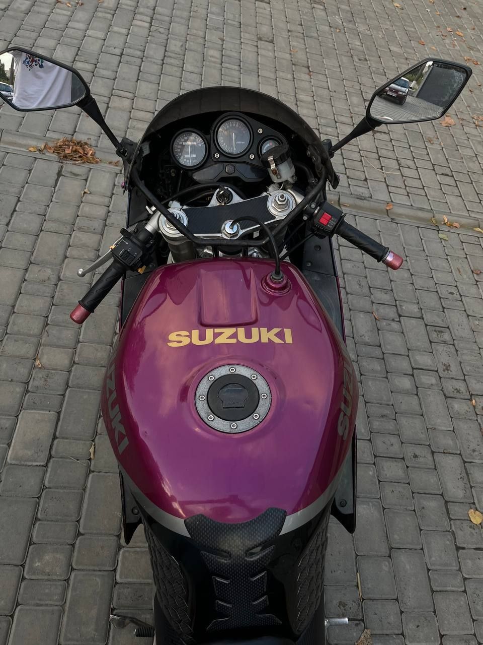 Suzuki gsx 750 r