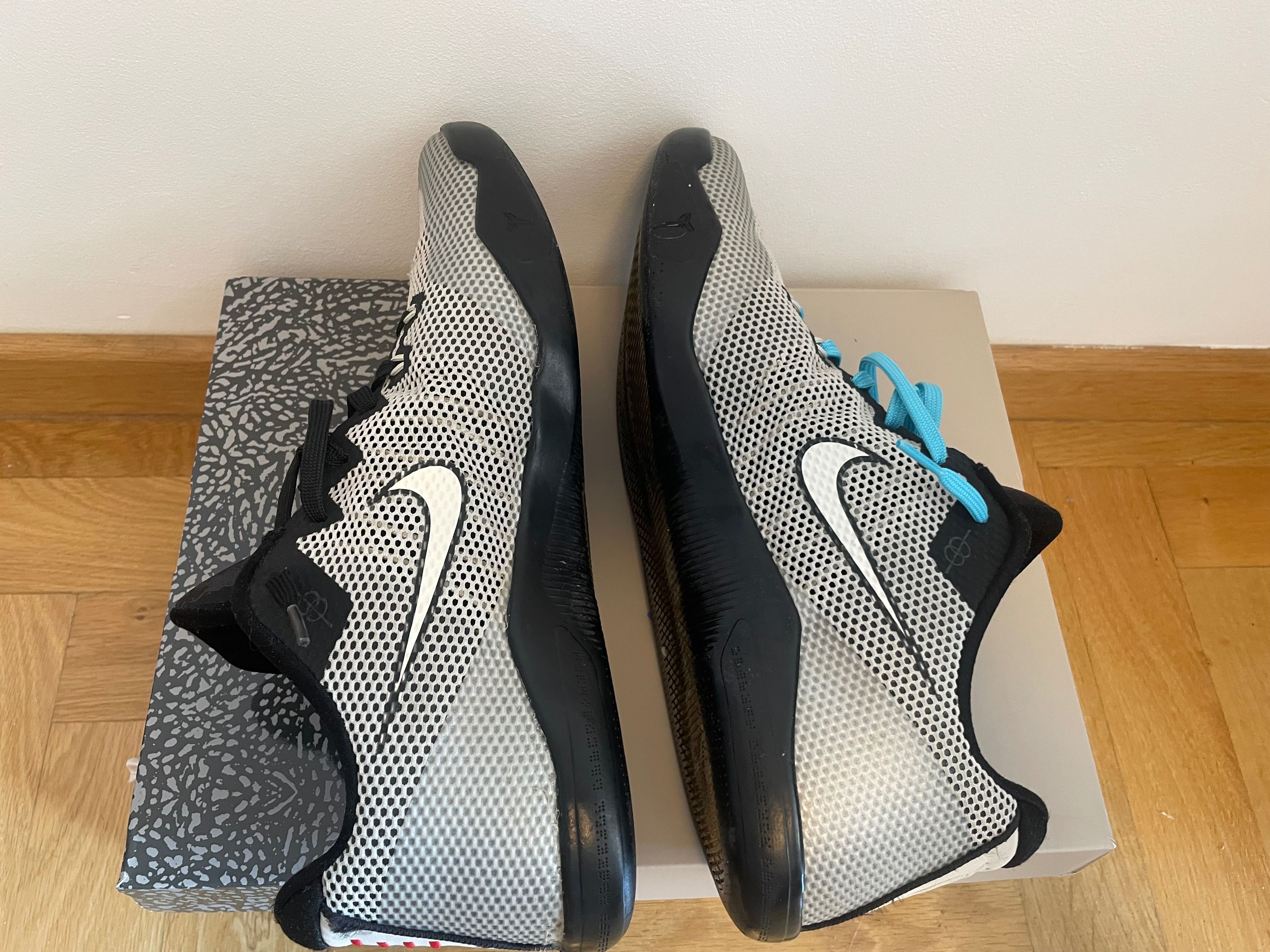 Kobe 11 EM QUAI 54 SIZE 12,5(30,5 cm)