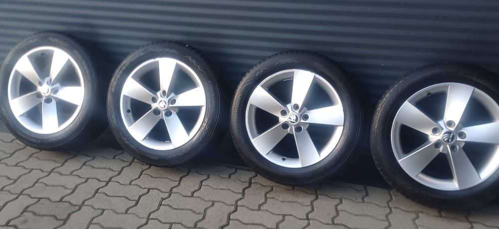 Koła Felgi Opony zimowe 17  Skoda Karoq Superb 3 Nokian