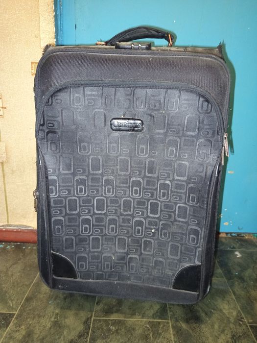 Чемодан на колесах