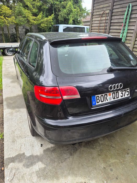 klapa bagażnika AUDI A3 8P czarna