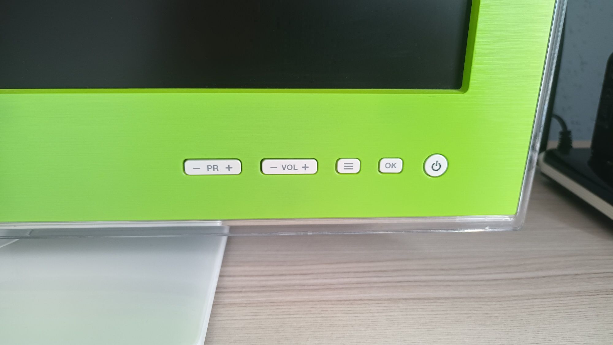 TCL Telewizor TV Zielony