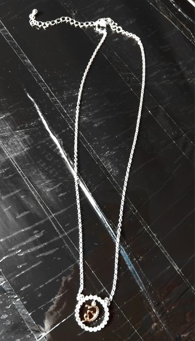 Посеребренное Колье "Э" от Avon