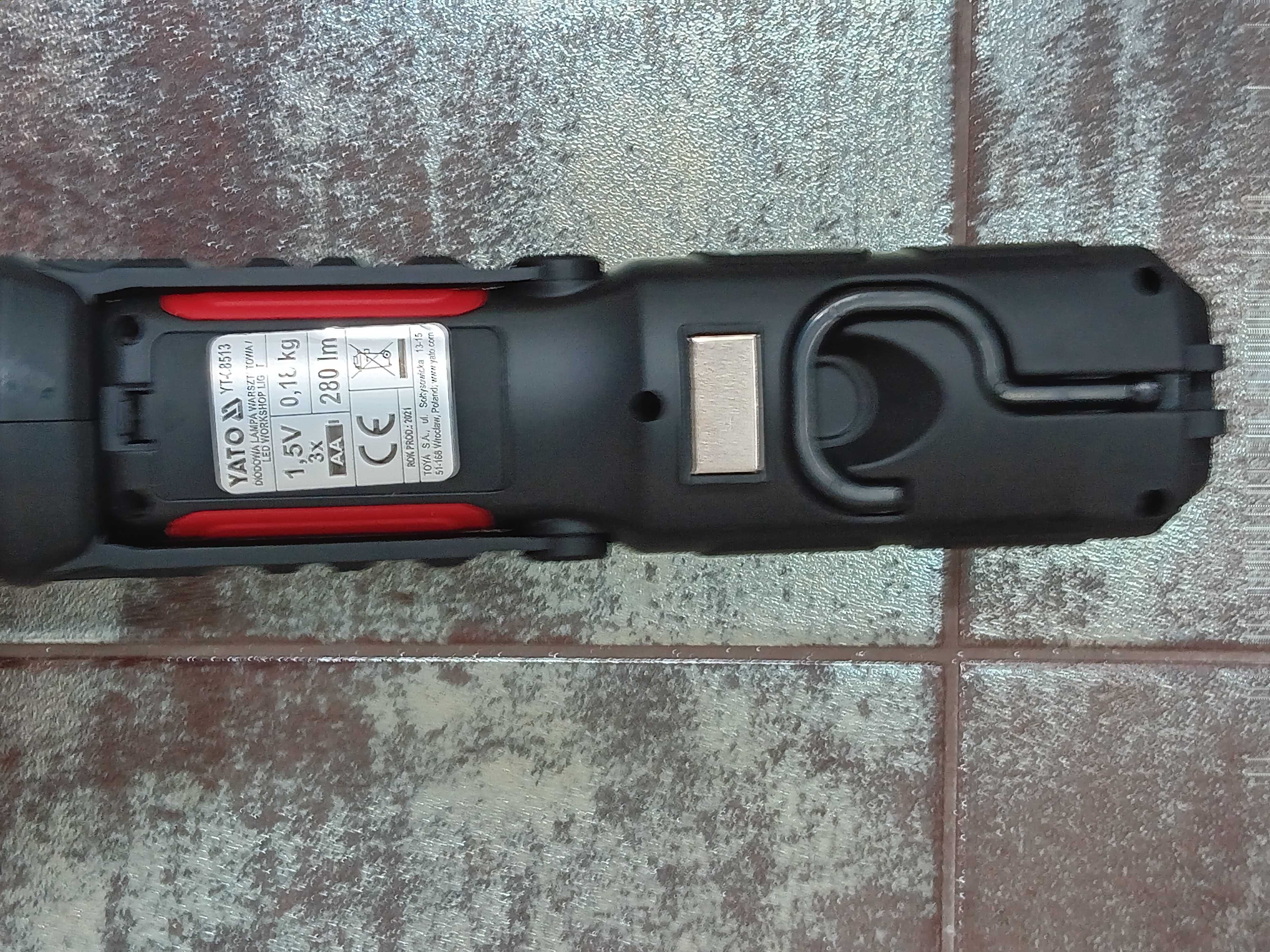 Yato diodowa lampa, latarka warsztatowa wyposażona w 8+1 diod LED