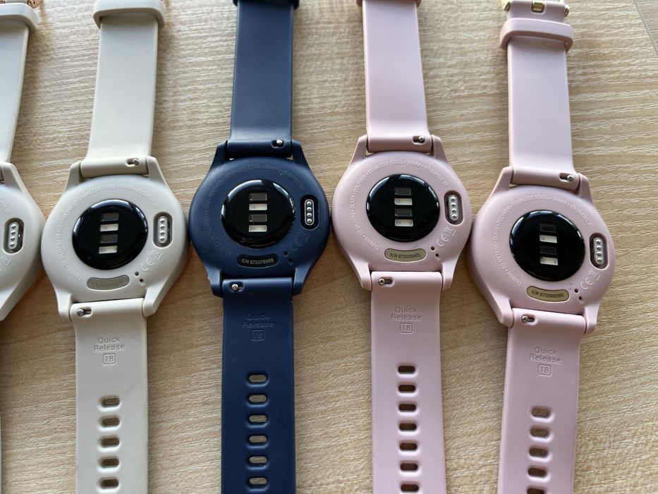 Смарт-годинник Garmin Vivomove 3S