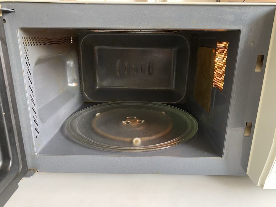 Мікрохвильова пічка LG MH-6346W, гриль, автоприготування