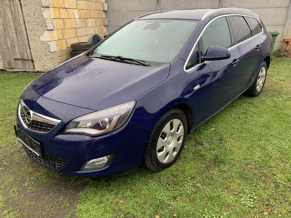 Opel Astra J Diesel  2011 xenon