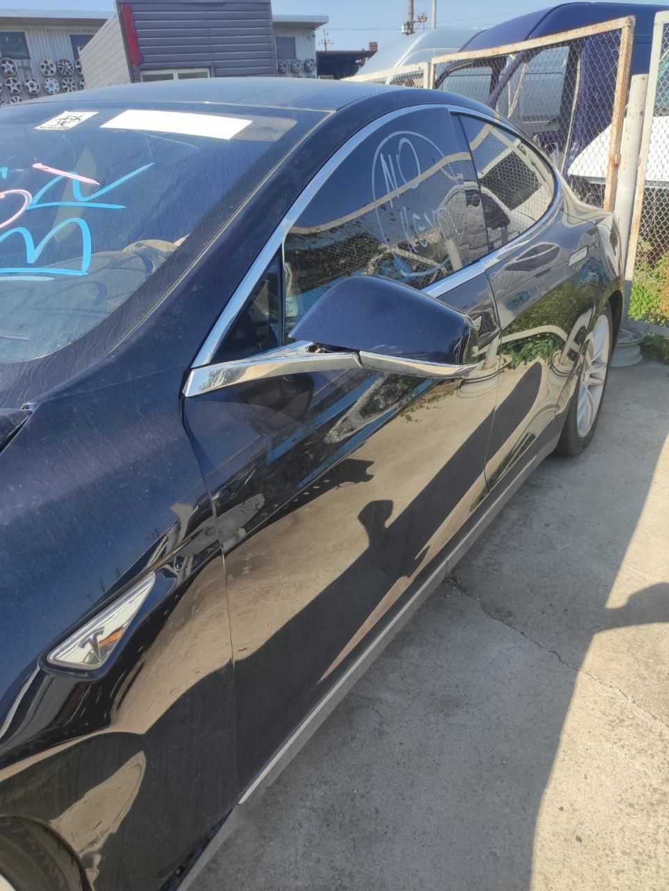 Продам двери Tesla Model S 2014