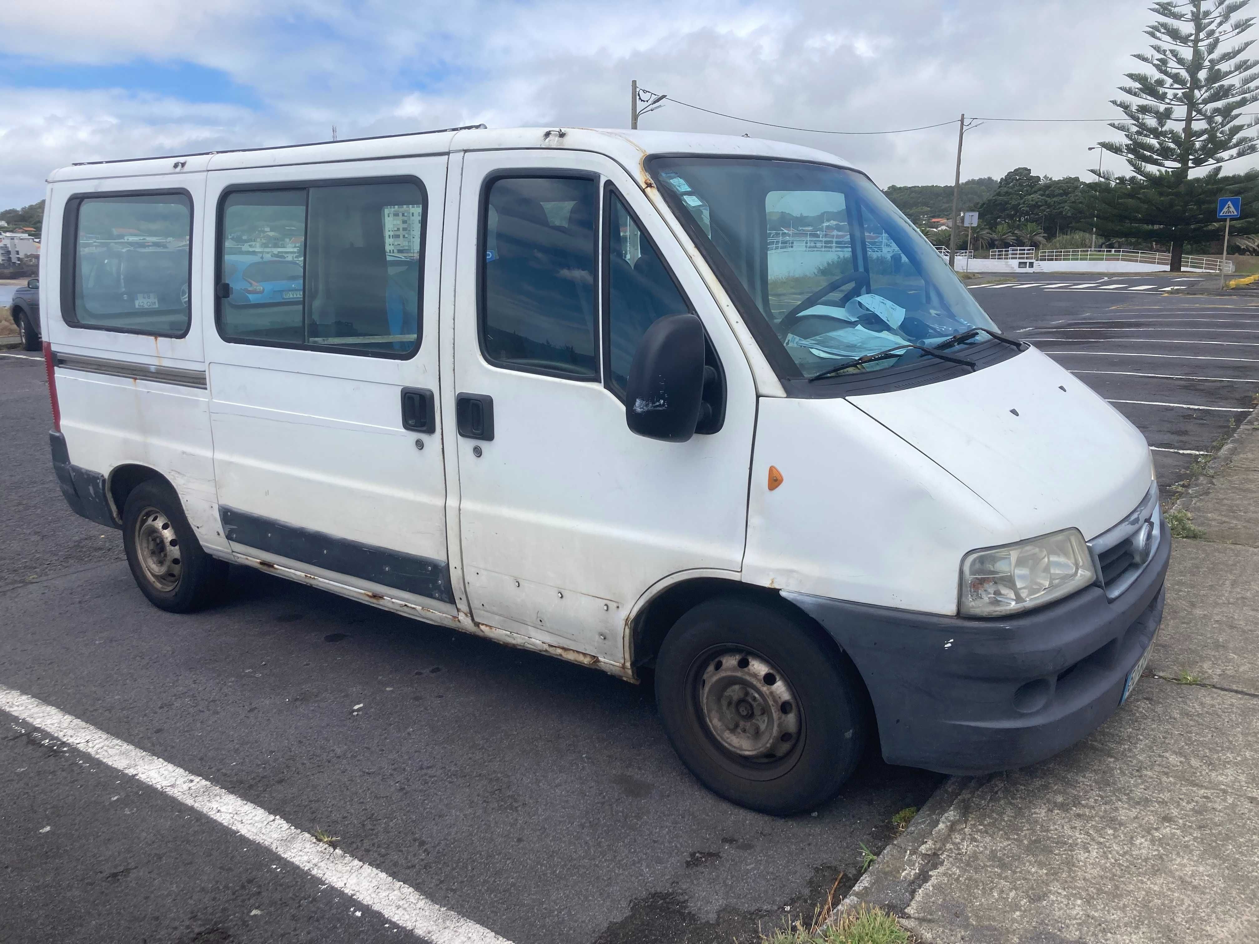 Carrinha de 6 lugares a Diesel - Fiat Ducato