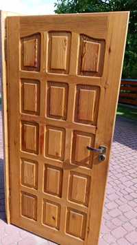 Drzwi drewniane dwuskrzydłowe docieplone