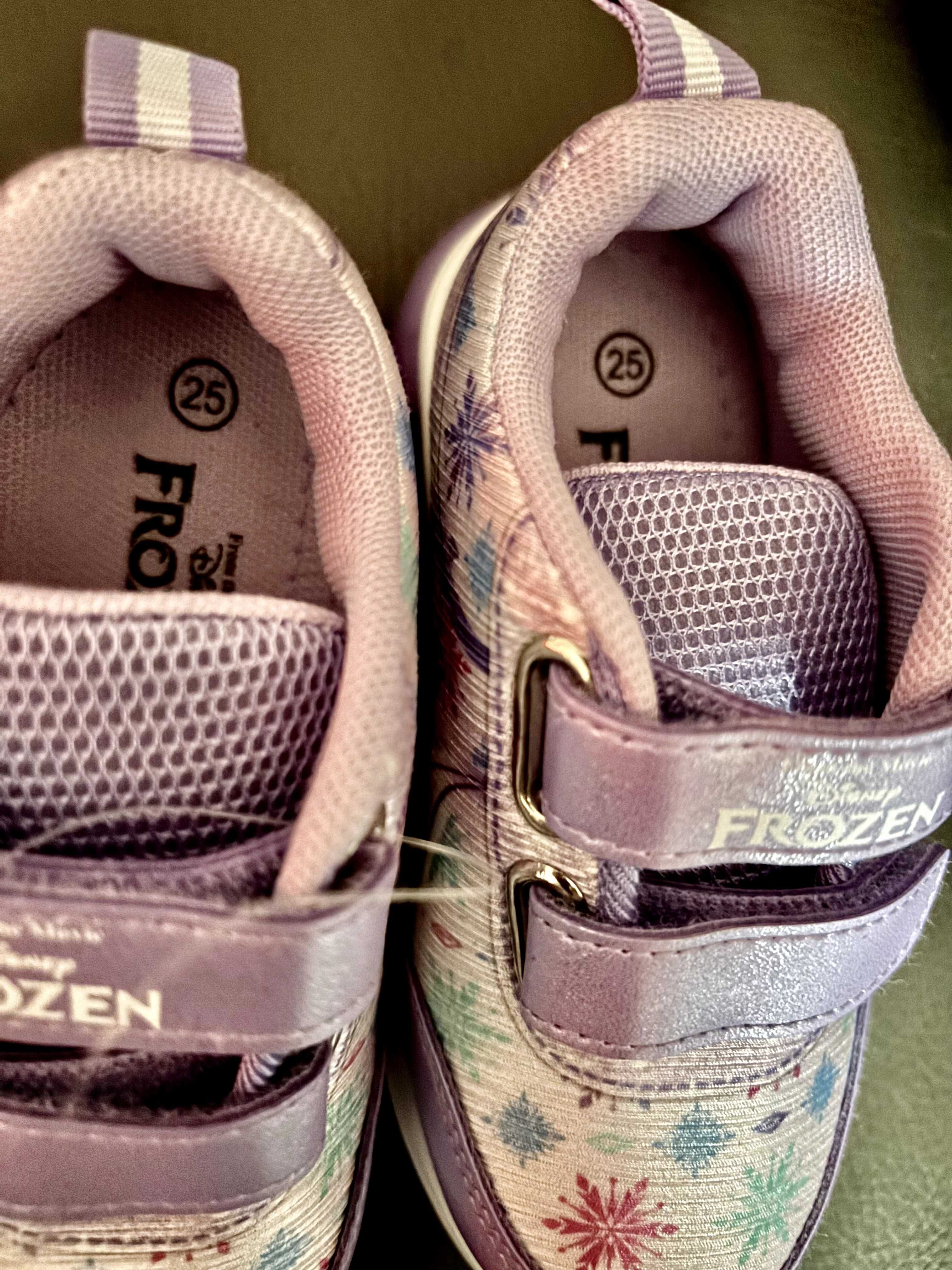 Elza, Frozen, Kraina Lodu buty świecące, migająca podeszwa Led