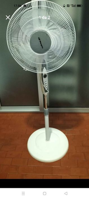Ventoinha de pé em muito bom estado