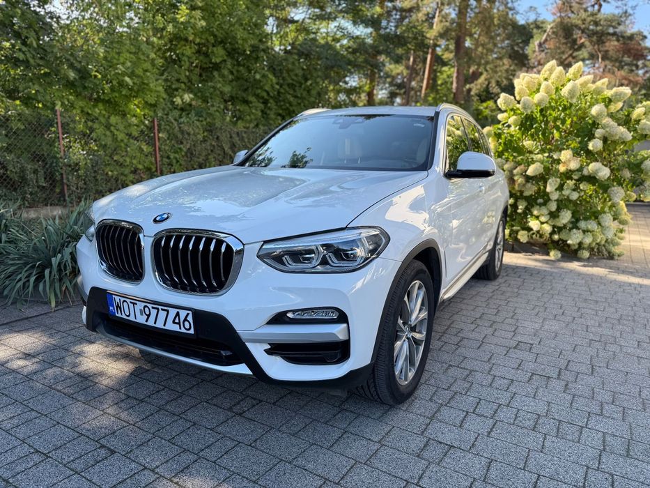 BMW X3 xLine Adaptive LED