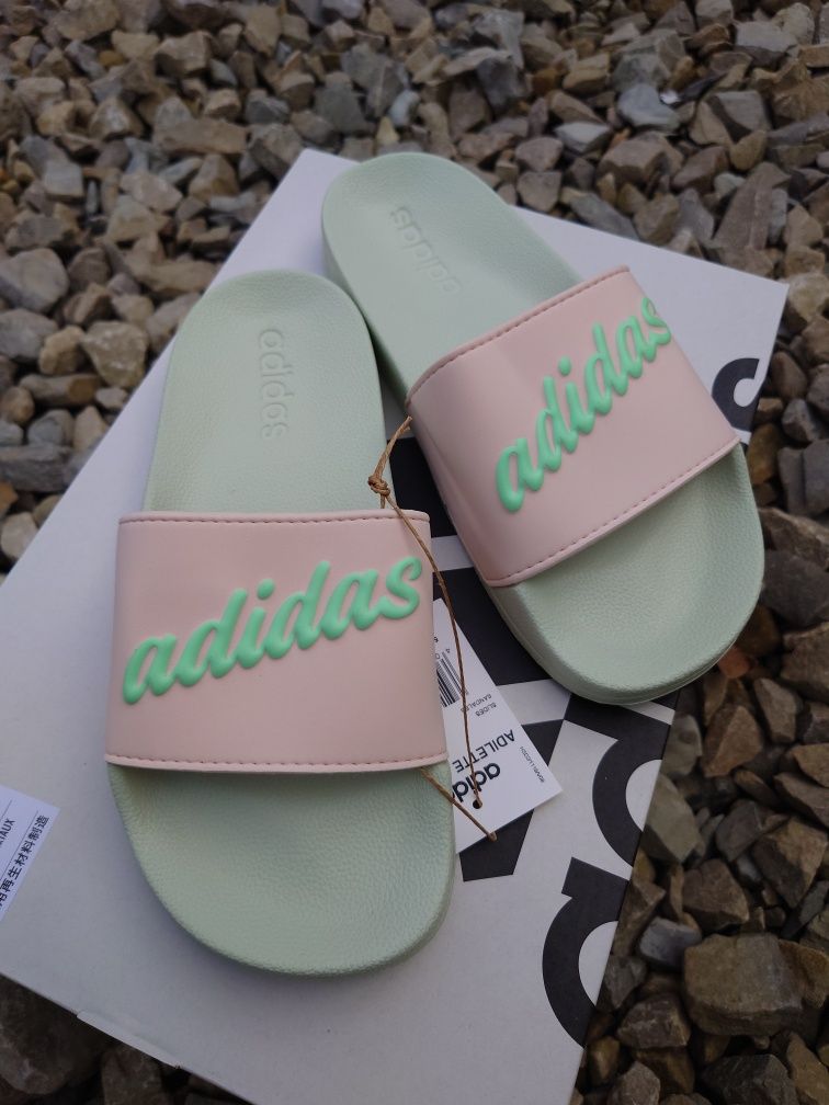 Adidas adilette тапки жіночі