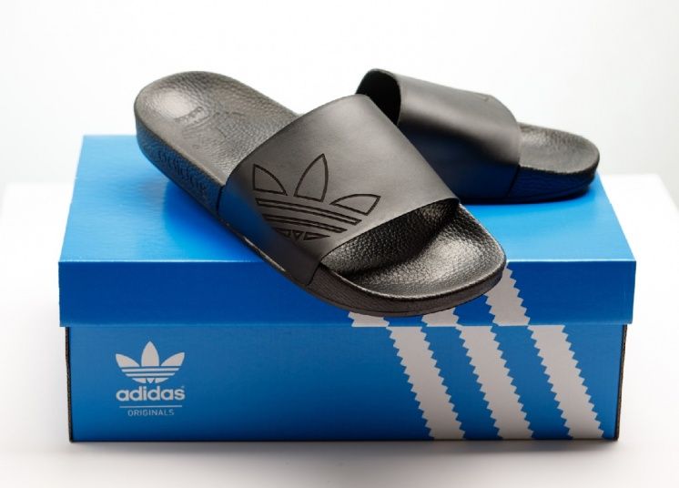 Шлепанцы кожанные ADIDAS