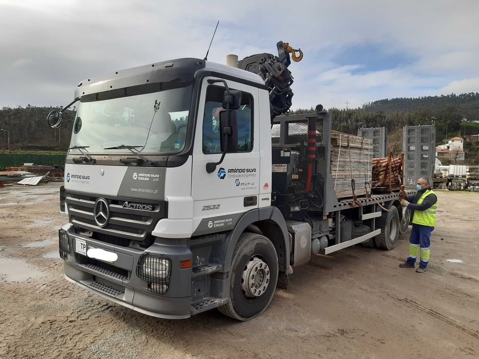 Camião grua MERCEDES + HIAB 245