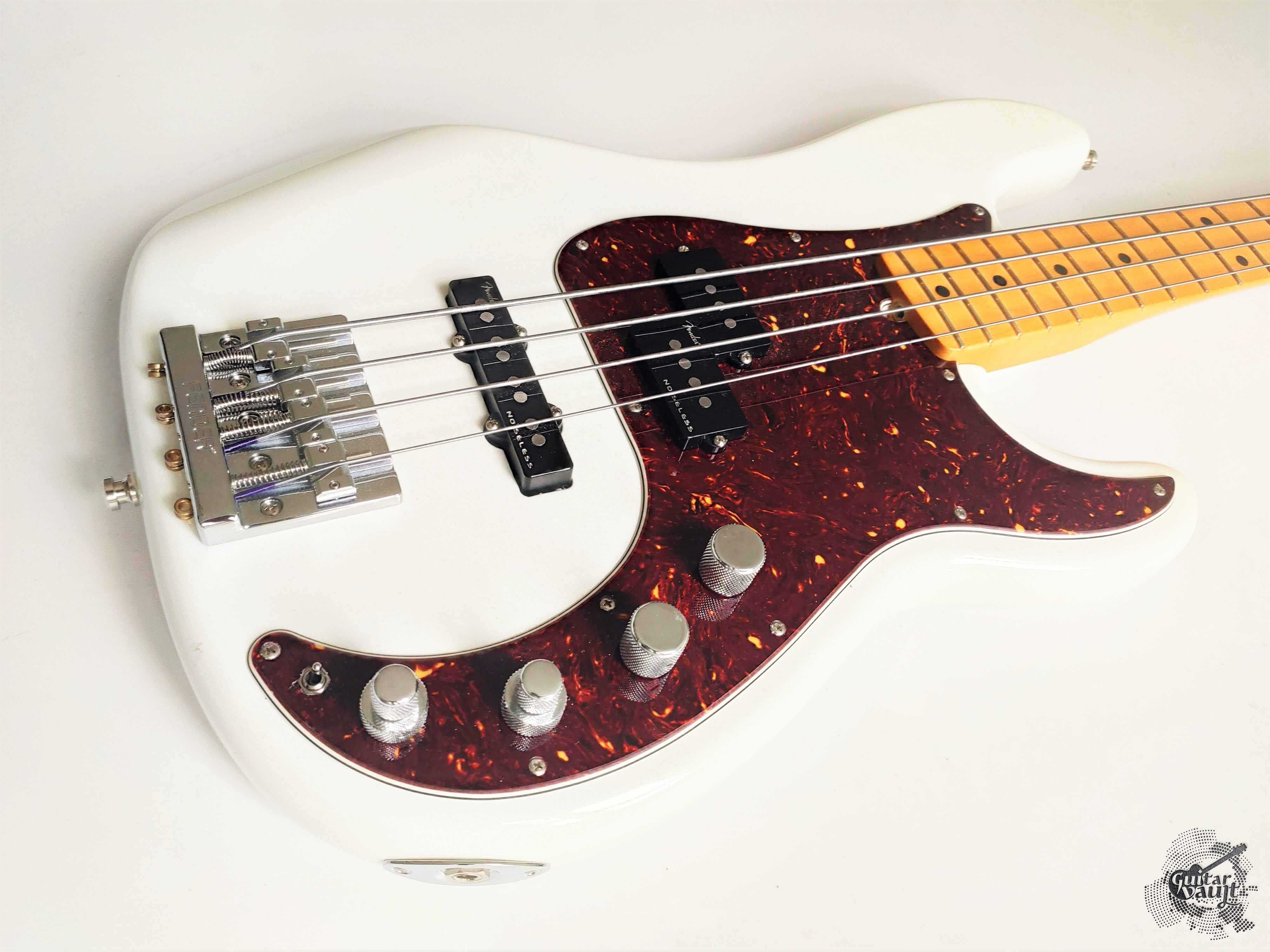 Mint! Fender® American Ultra Precision Bass® '2019 Arctic Pearl w/case