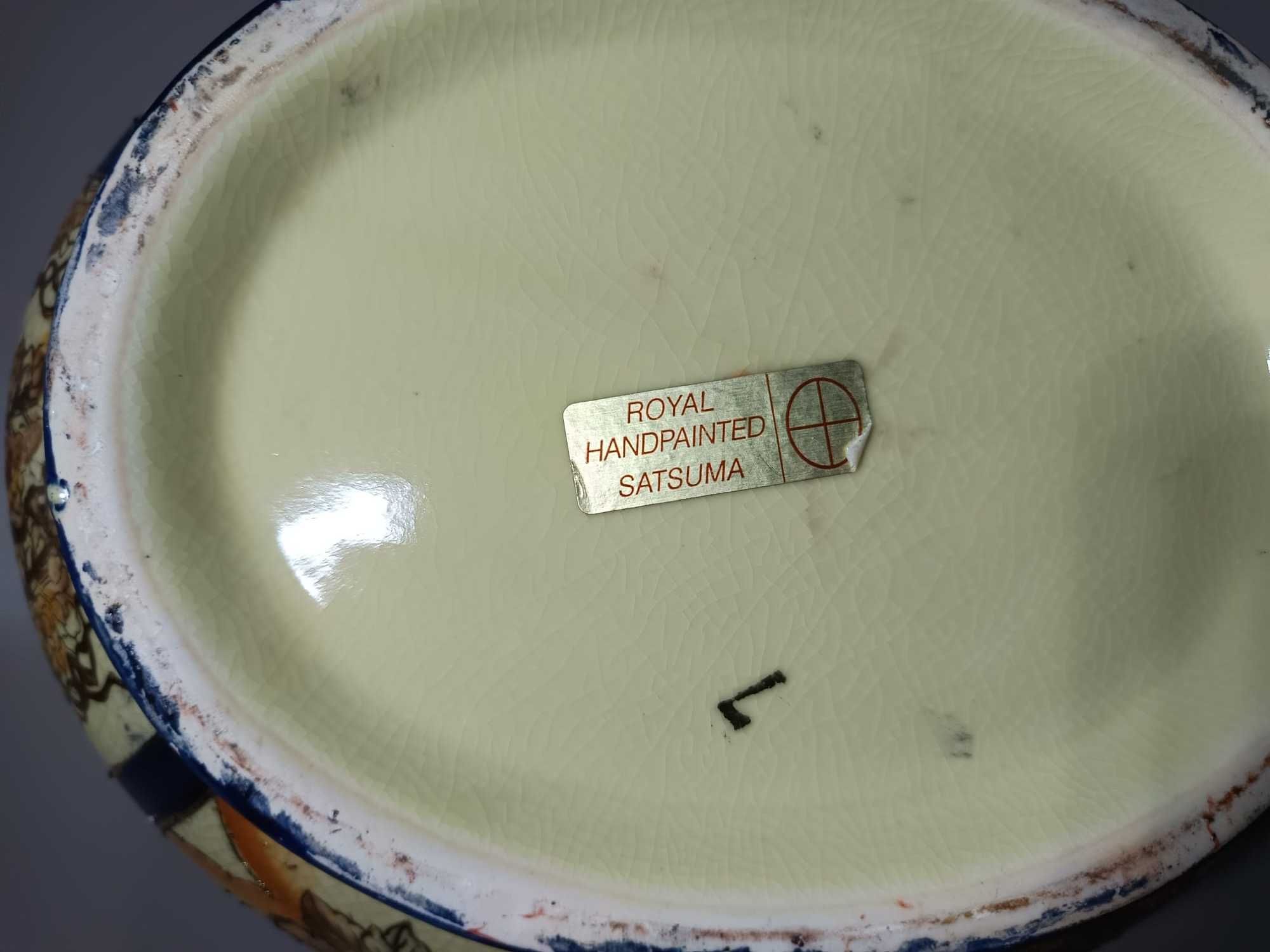 Terrina Royal Handpainted Satsuma – Pintura à Mão, Dourados em Relevo