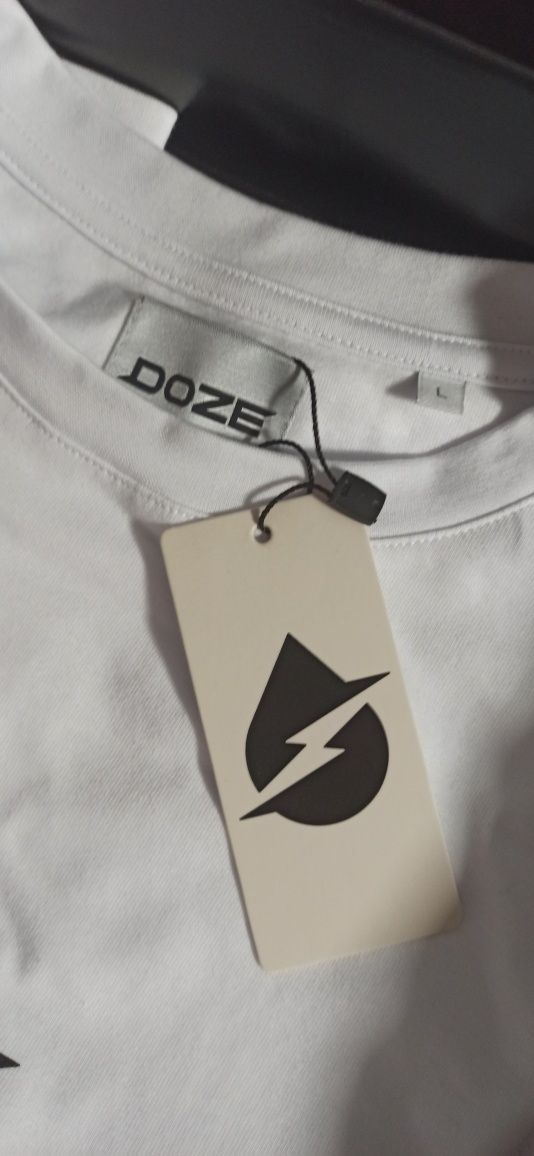 Box biała koszulka doze