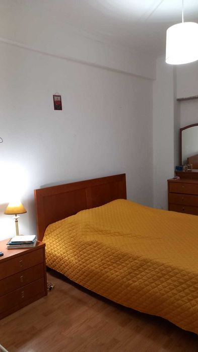 Arrendo quarto  a 7 minutos do metro de Odivelas.