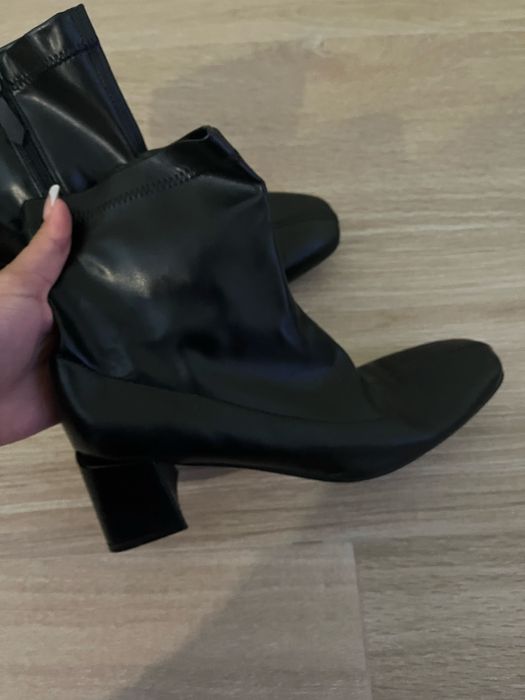 Bota preta salto alto