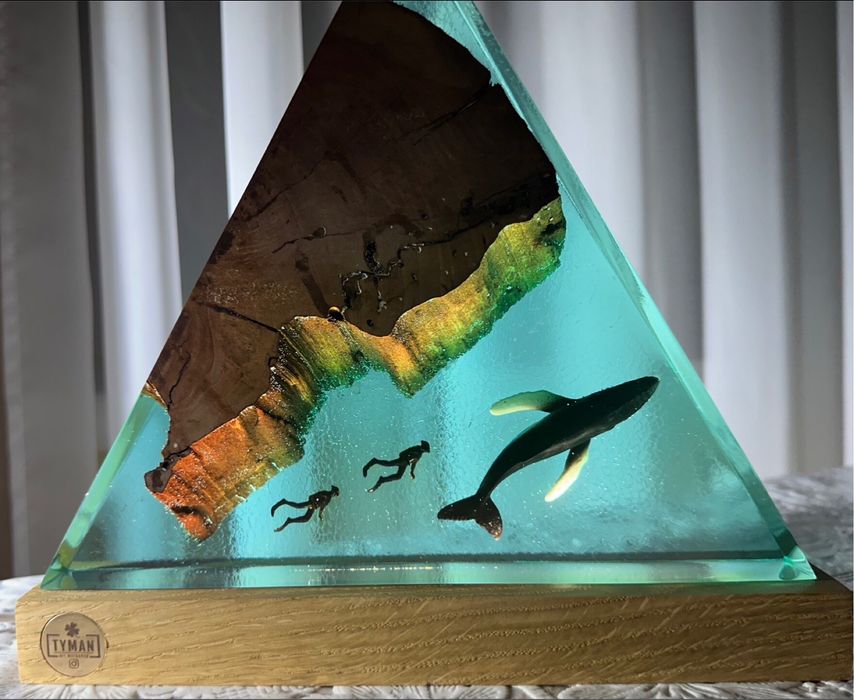 Лампа, нічник з епоксидної смоли та дерева. Подарунок .