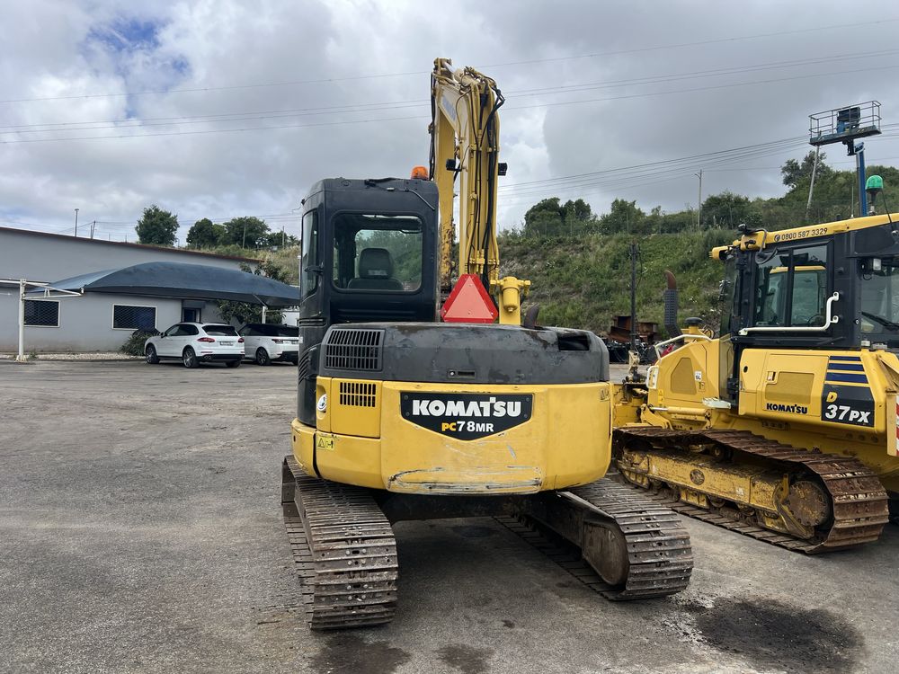 Mini escavadora komatsu