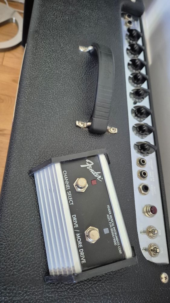 Wzmacniacz gitarowy lampowy Fender Deluxe Hot Rod