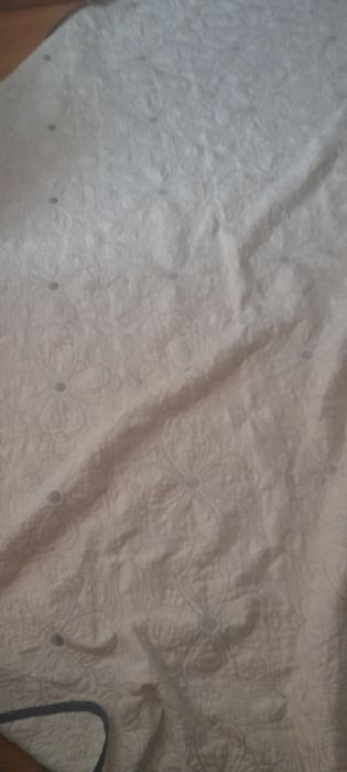 Покривала на ліжко, диван