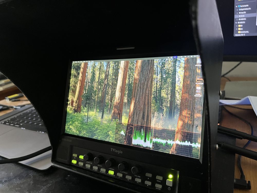 Tvlogic LVM-095W