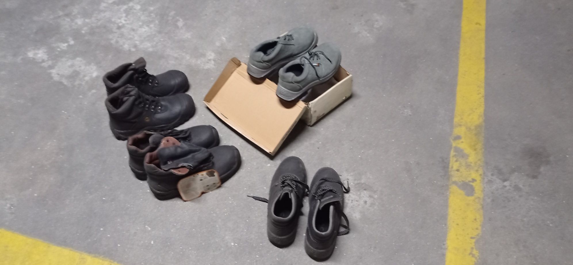 Botas e sapatos de biqueira de Aço...
