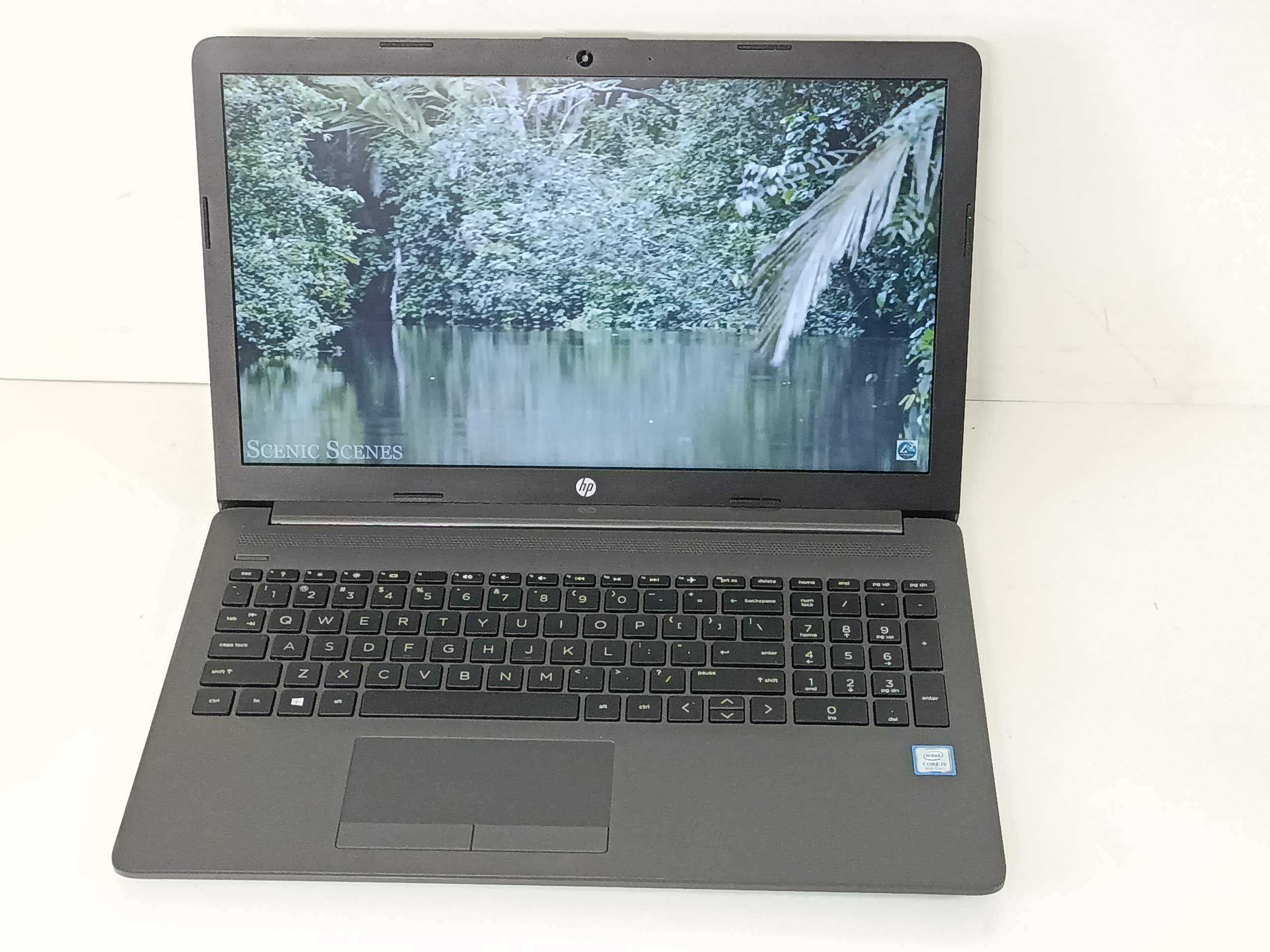 Ноутбук HP 250 G7 i5-8265U / 8GB / 200GB SSD  15.6"